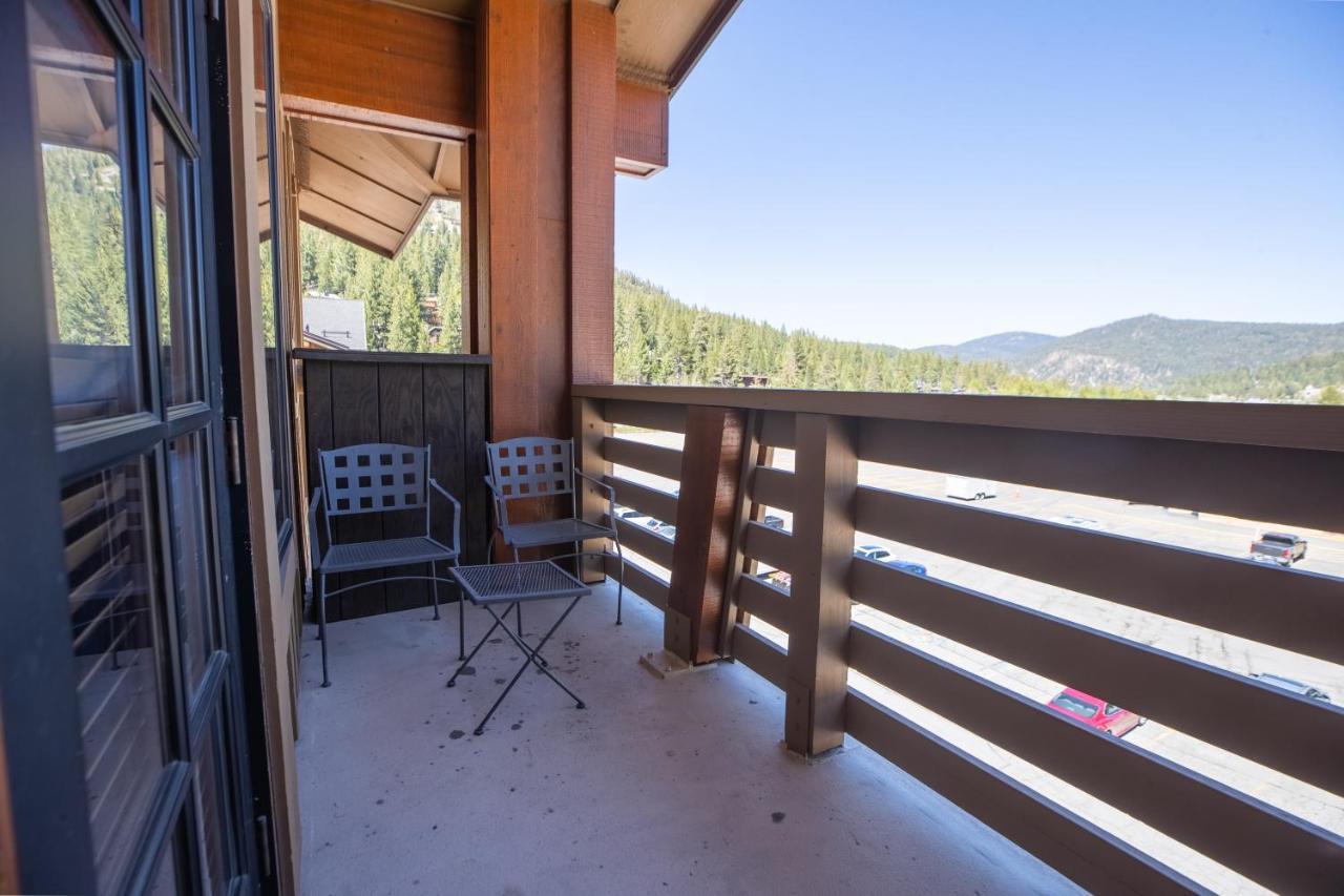 The Village At Palisades Tahoe Olympic Valley  Exterior photo