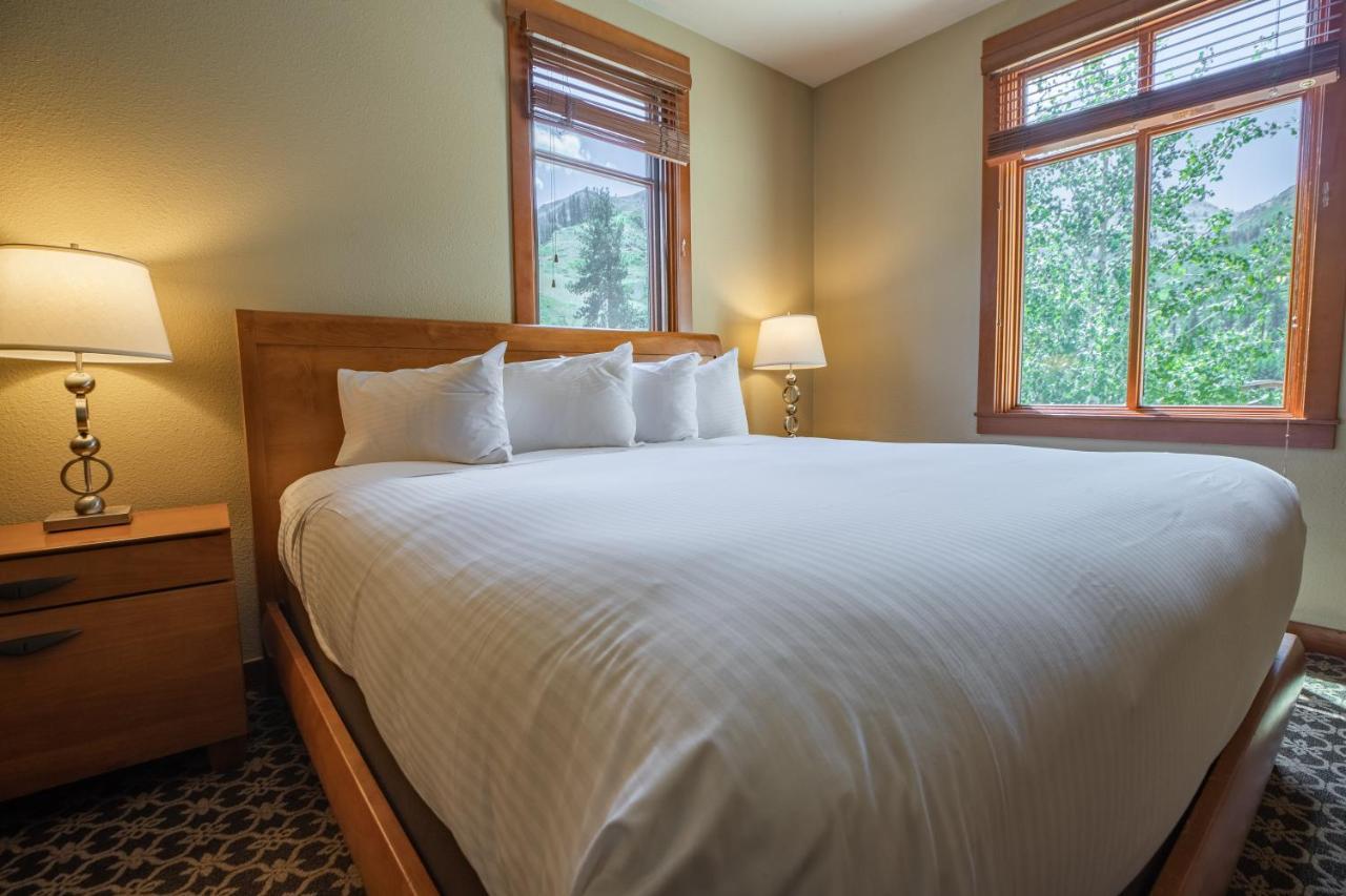 The Village At Palisades Tahoe Olympic Valley  Exterior photo